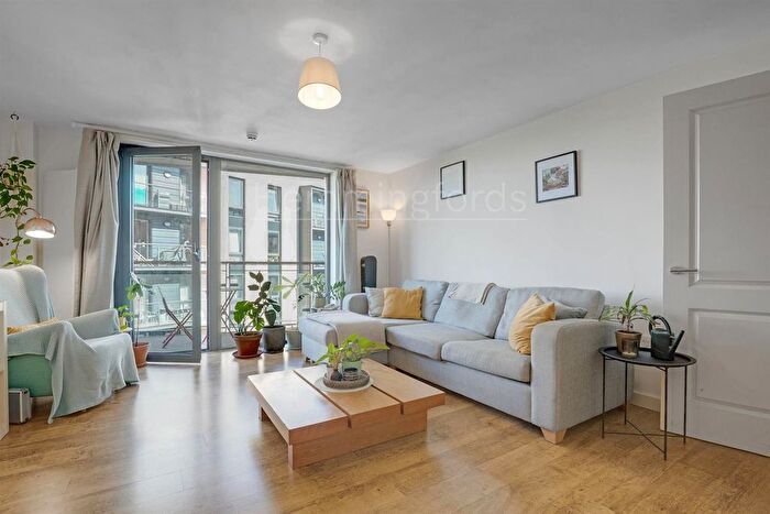 1 Bedroom Flat For Sale In Palmers Road, London, E2