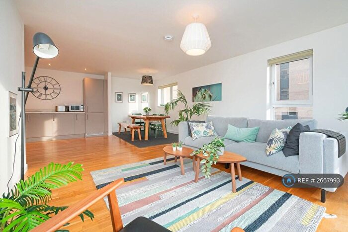 2 Bedroom Flat To Rent In Shrubhill Walk, Edinburgh, EH7