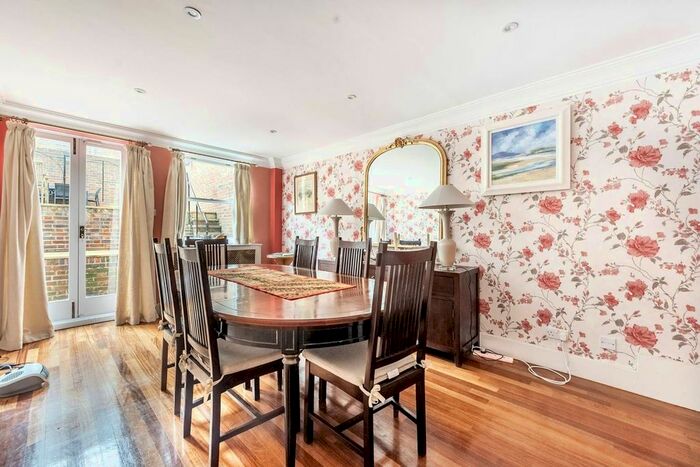 4 Bedroom Semi Detached House To Rent In Shawfield Street, Chelsea, London, SW3