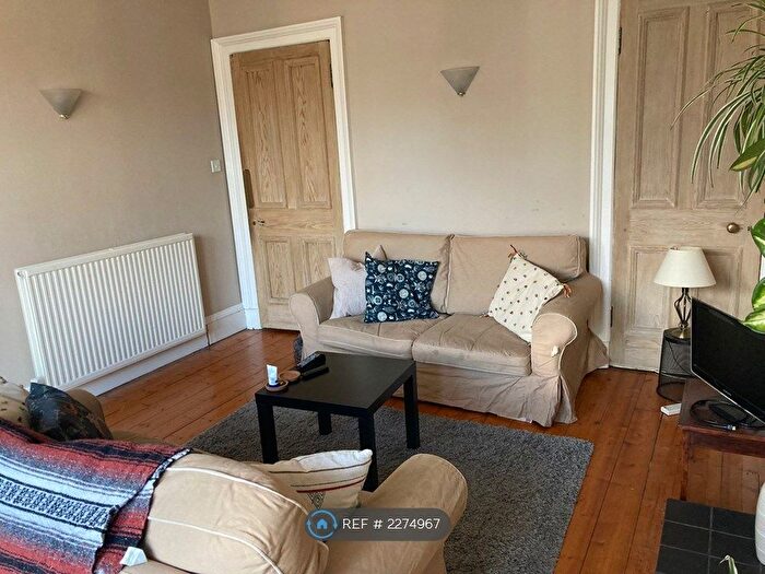 2 Bedroom Flat To Rent In Comely Bank Avenue, Edinburgh, EH4