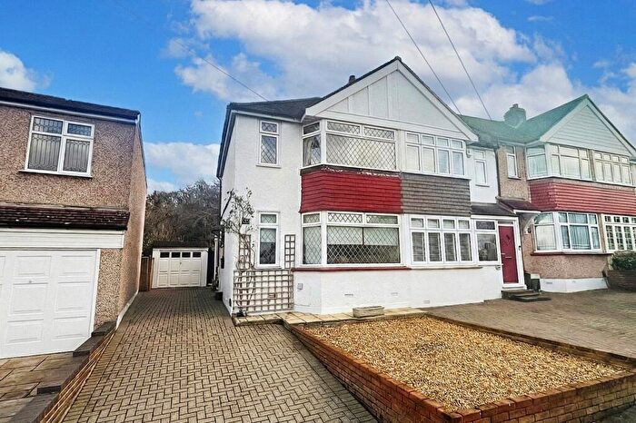 2 Bedroom End Of Terrace House For Sale In Murchison Avenue, Bexley, Kent, DA5