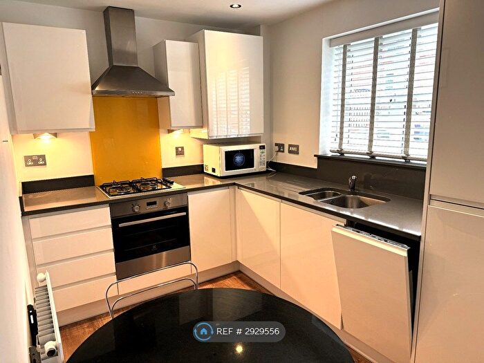 2 Bedroom Flat To Rent In Savernake Court, Birmingham, B29