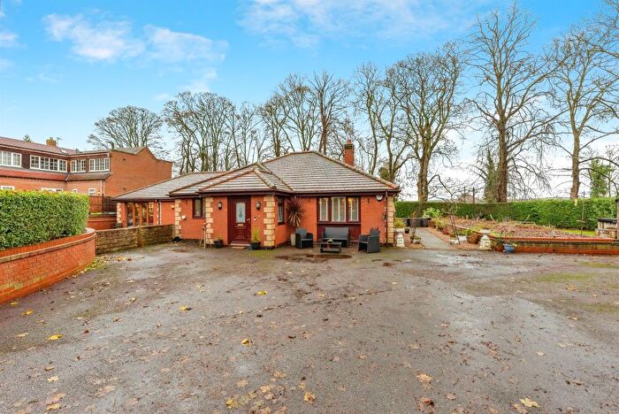 3 Bedroom Detached Bungalow For Sale In High Street, Caythorpe, Grantham, NG32