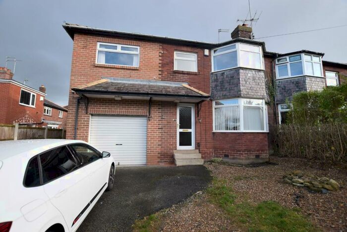 4 Bedroom Semi-Detached House To Rent In Hawks Nest Gardens East, Leeds, LS17