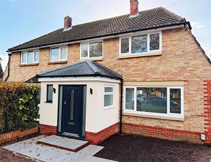 3 Bedroom Semi Detached House For Sale In Chaplains Avenue, Waterlooville, Hampshire, PO8