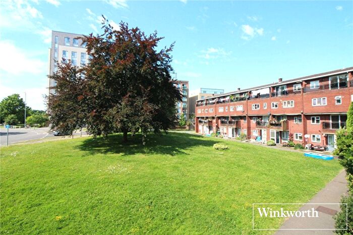 2 Bedroom Flat To Rent In Shenley Road, Borehamwood, Hertfordshire, WD6