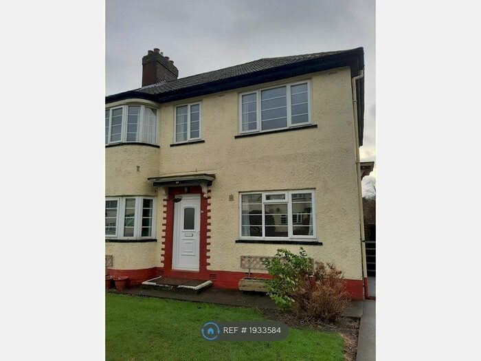 2 Bedroom Flat To Rent In Redesdale Gardens, Leeds, LS16