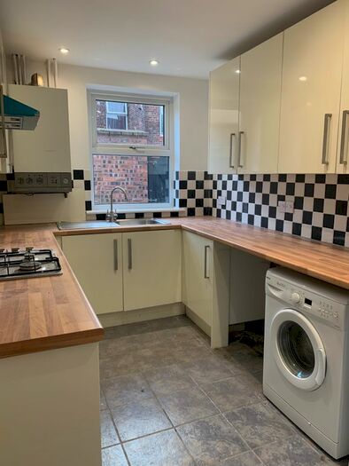 2 Bedroom Terraced House To Rent In Highfield Road, Salford M6