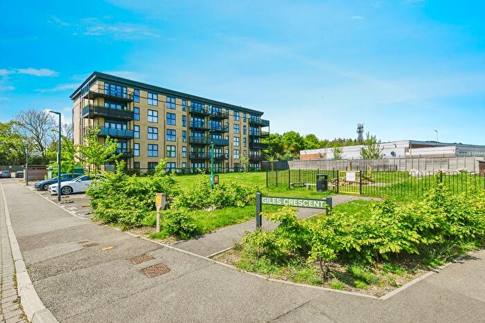 1 Bedroom Flat For Sale In Giles Crescent, Stevenage, Hertfordshire, SG1