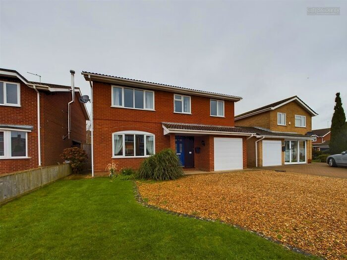 5 Bedroom Detached House To Rent In St. Benedict Close, Crowland, Peterborough, PE6