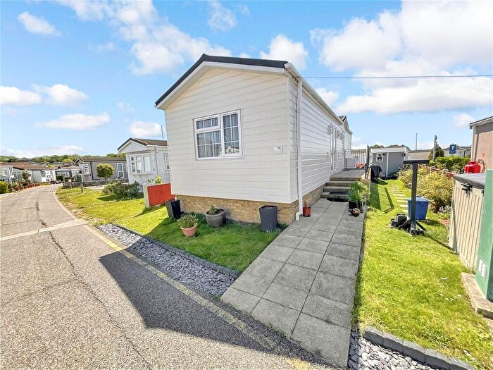 2 Bedroom Park Home For Sale In Lower Dunton Road, Brentwood, Essex, CM13