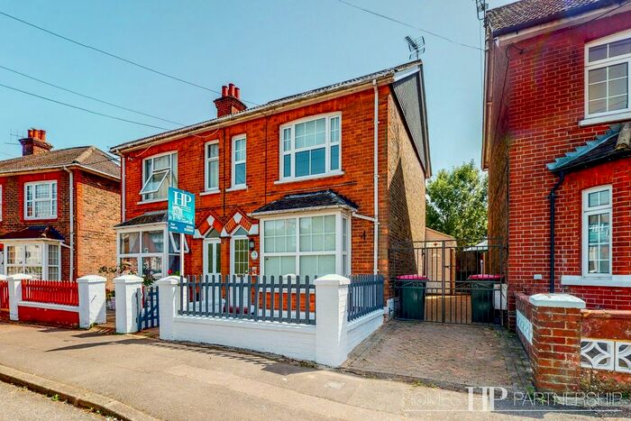 5 Bedroom Semi-Detached House To Rent In Victoria Road, Crawley, RH11