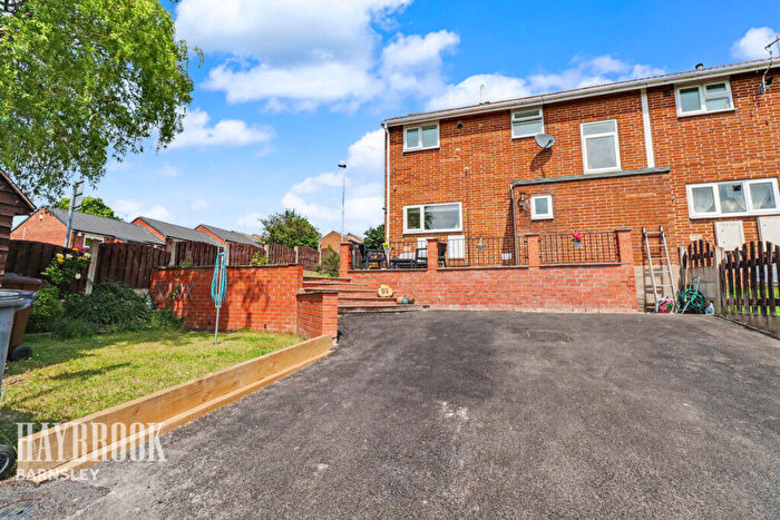 2 Bedroom Terraced House For Sale In Shaftesbury Drive, Barnsley, S74