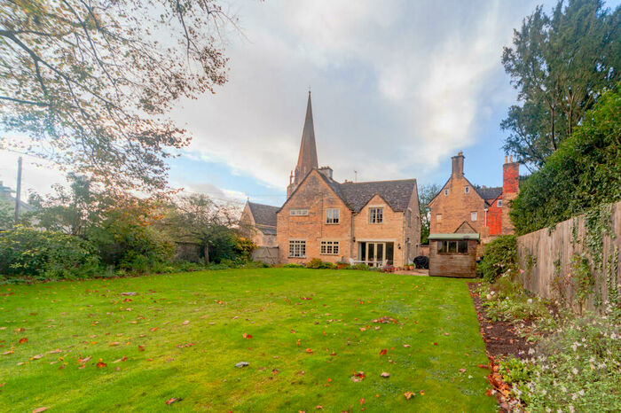 4 Bedroom House To Rent In Church Close, Bampton, OX18