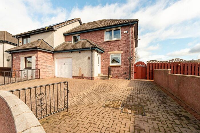 4 Bedroom Semi Detached House For Sale In Chevaliers Pend, Dundee, DD4