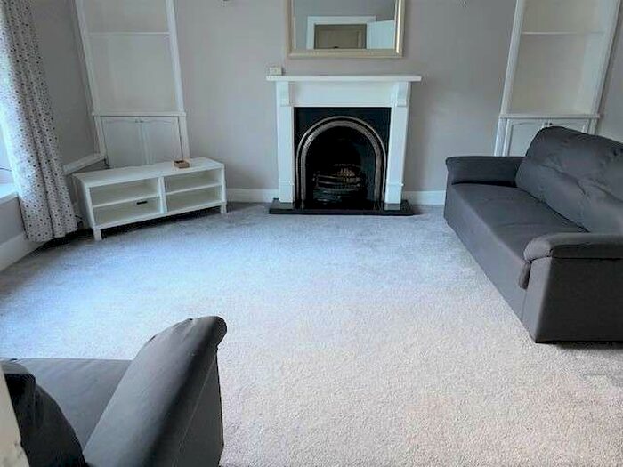 3 Bedroom Flat To Rent In Fonthill Road, City Centre, Aberdeen, AB11