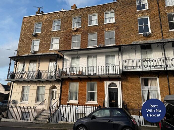 3 Bedroom Flat To Rent In Albion Place, Ramsgate, Kent, CT11