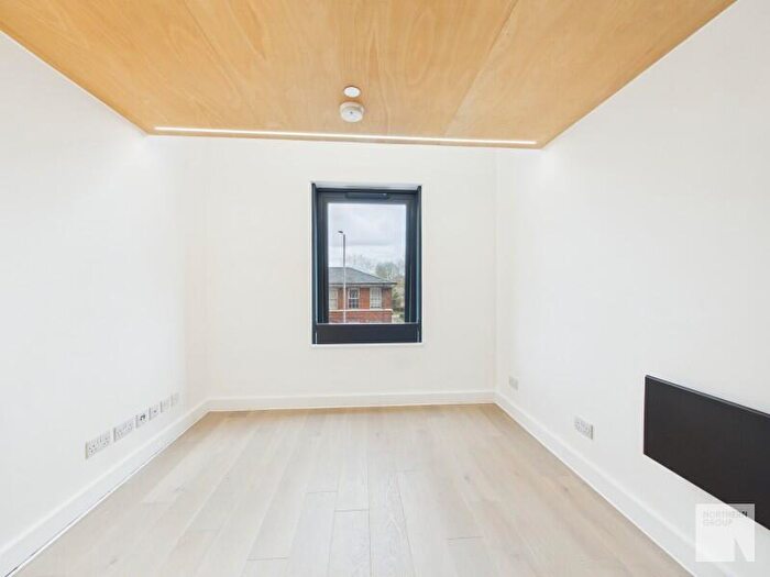 1 Bedroom Apartment To Rent In Sky Gardens :: Old Trafford, M15