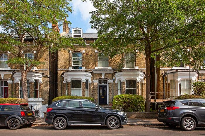 2 Bedroom Flat For Sale In Gauden Road, Lambeth, SW4