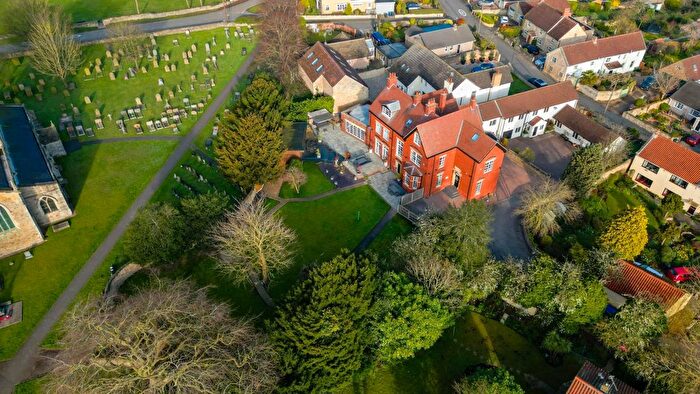 5 Bedroom Link Detached House For Sale In Vicarage Drive, Wadworth, Doncaster, DN11