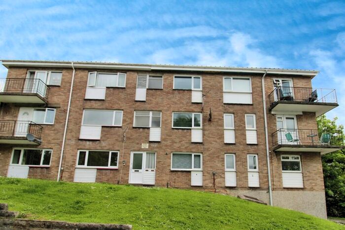 3 Bedroom Maisonette For Sale In St. Fagans Rise, Cardiff, CF5