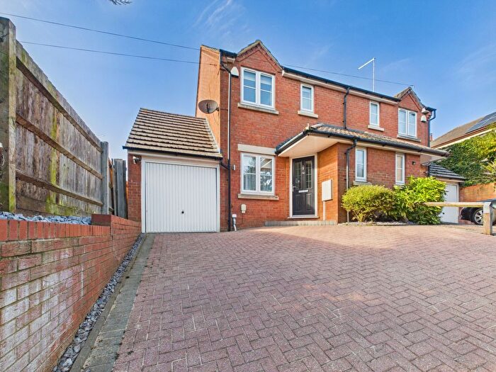 3 Bedroom Semi-Detached House For Sale In Syers Green Lane, Long Buckby, NN6