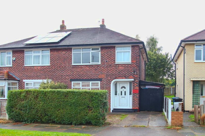 3 Bedroom Semi-Detached House To Rent In Kingsway Park, Davyhulme, Manchester, M41