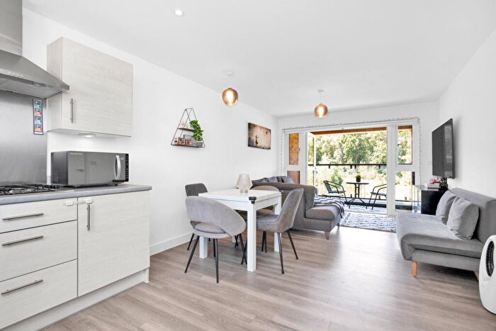 2 Bedroom Apartment For Sale In Dukes Quarter, Bordon, GU35