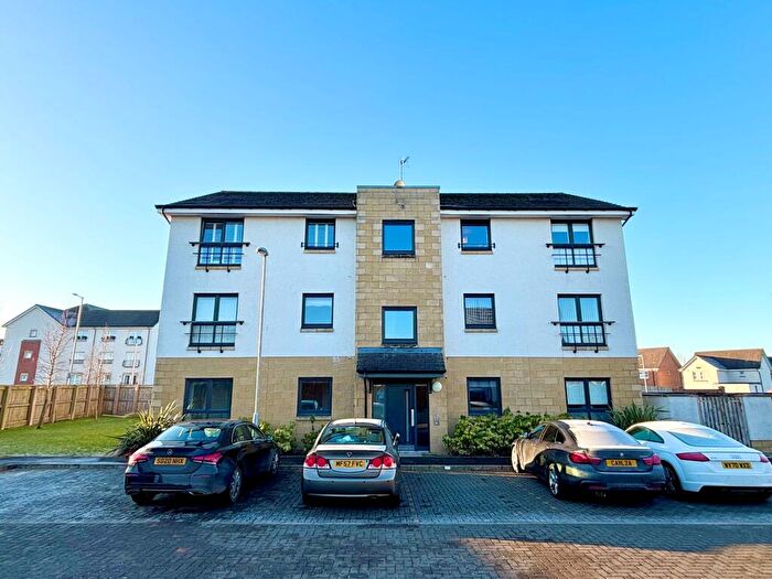 2 Bedroom Apartment To Rent In Hawk Avenue, Newton Mearns, G77