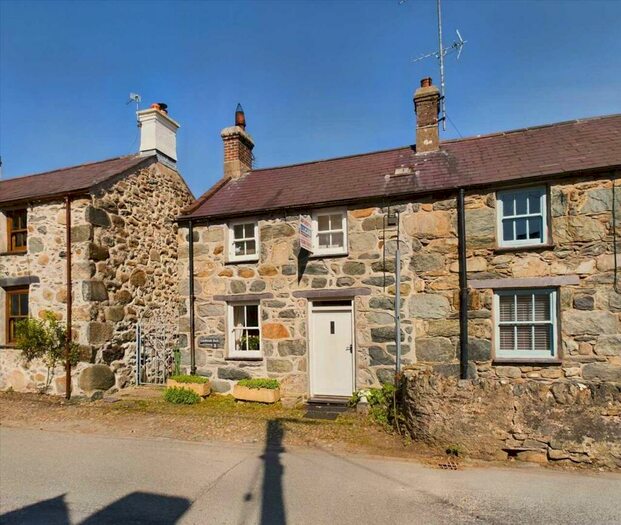3 Bedroom Semi-Detached House For Sale In High Street, Glasinfryn, Glasinfryn, Bangor, LL57