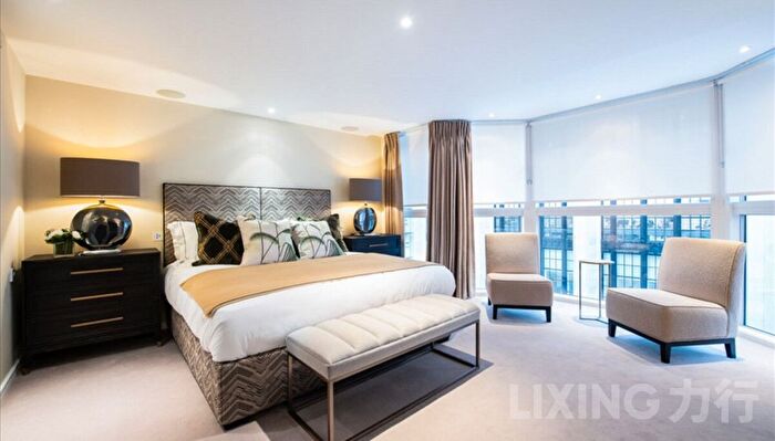 3 Bedroom Flat To Rent In Young Street, Kensington, W8