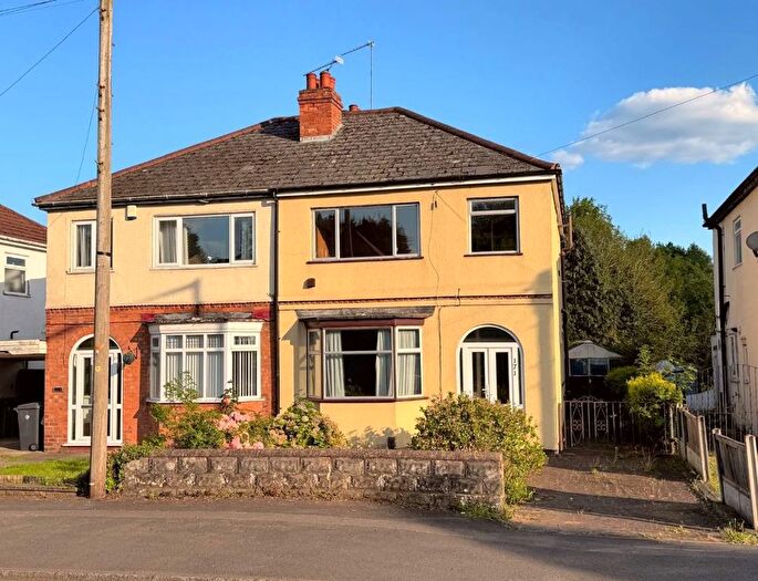 3 Bedroom Semi-Detached House For Sale In Bridgnorth Road, Wolverhampton, WV6