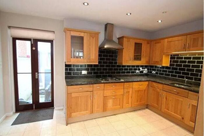 3 Bedroom Property To Rent In Turenne Close, London, SW18
