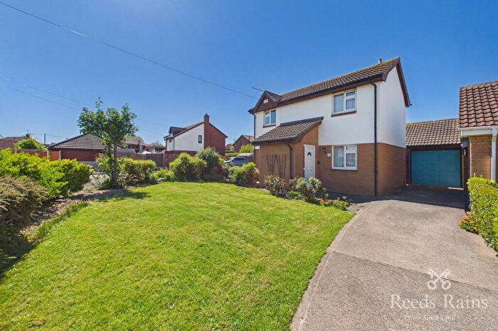 3 Bedroom Detached House For Sale In Llys Bedwen, Rhyl, Denbighshire, LL18