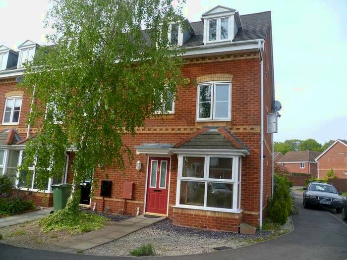 4 Bedroom Property To Rent In Blunt Road, Beggarwood, RG22
