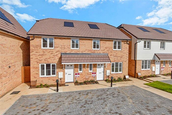 3 Bedroom Semi-Detached House For Sale In Chestnut Grove, Borden, Sittingbourne, Kent, ME9