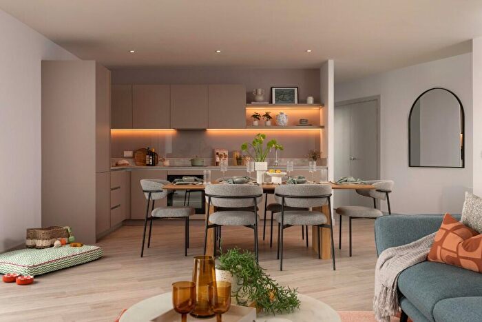 3 Bedroom Apartment To Rent In Dockside, Edinburgh, EH6