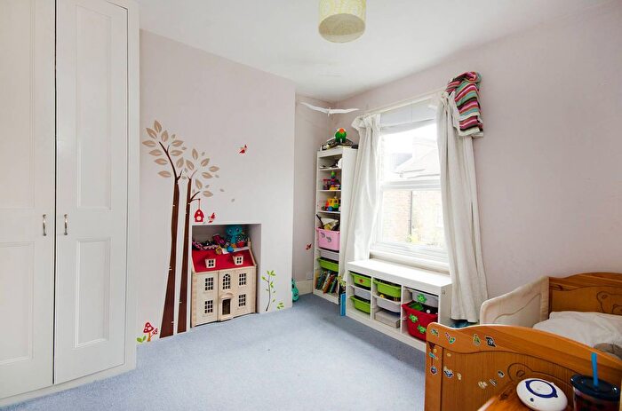 3 Bedroom Property To Rent In Coningsby Road, Ealing, London, W5