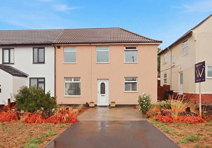 3 Bedroom Terraced House For Sale In Station Road, Hollingwood, Chesterfield, S43