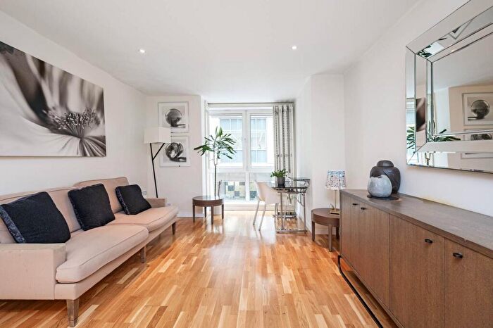 1 Bedroom Flat To Rent In Hosier Lane, Clerkenwell, London, EC1A