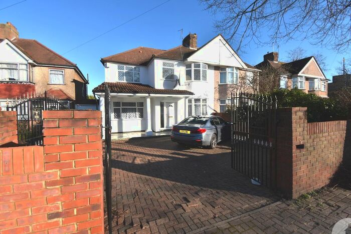 5 Bedroom Semi-Detached House To Rent In Uxbridge Road, Feltham, TW13