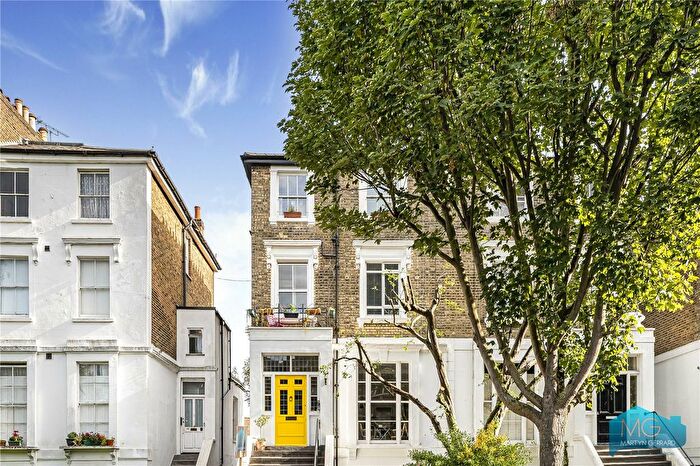 2 Bedroom Flat For Sale In Hilldrop Road, Islington, London, N7