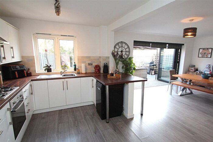 4 Bedroom Detached House For Sale In Stag Way, Fareham, Hampshire, PO15