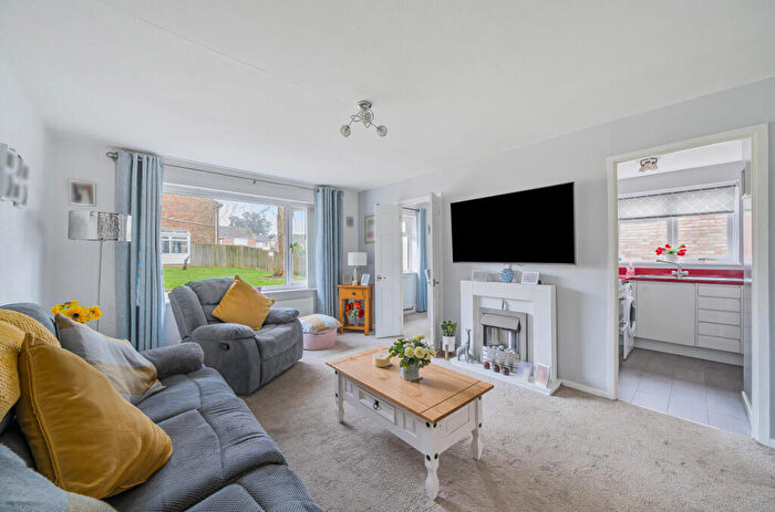 2 Bedroom Bungalow For Sale In Heath Drive, Frome, BA11