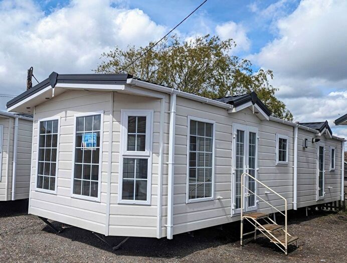 3 Bedroom Property For Sale In Main Road, St. Lawrence, Southminster, CM0