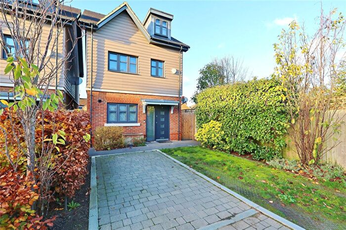 3 Bedroom Town House To Rent In North Road, Woking, Surrey, GU21