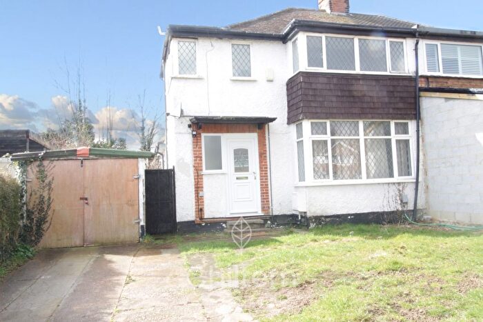 3 Bedroom Property To Rent In Mayne Ave, Luton, LU4