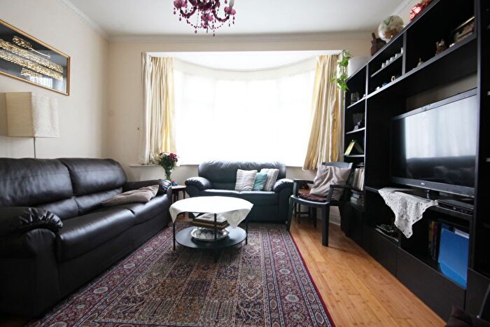 4 Bedroom Terraced House To Rent In Subdury Heights Avenue, Greenford, UB6