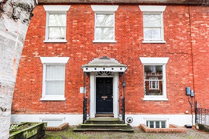 1 Bedroom House For Sale In Bath Road, Swindon, SN1