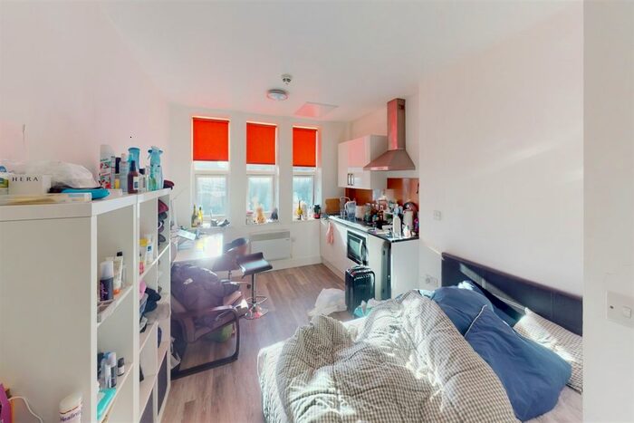 1 Bedroom Flat To Rent In Flat, Express Building, NG1